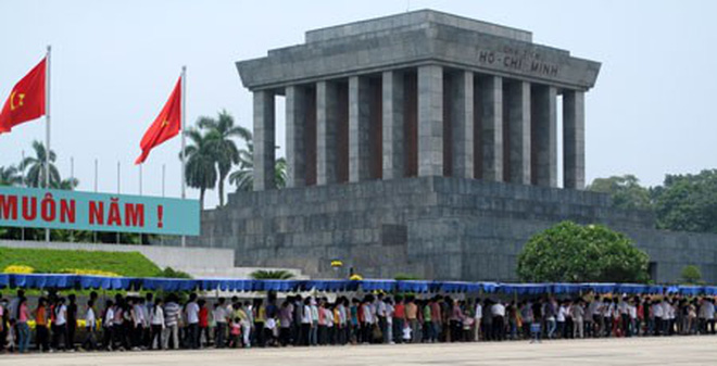 Từ năm 1975 đến nay đã có 57 triệu lượt người vào Lăng viếng Bác (Ảnh minh họa/Hoàng Hà). Từ năm 1975 đến nay đã có 57 triệu lượt người vào Lăng viếng Bác (Ảnh minh họa/Hoàng Hà).