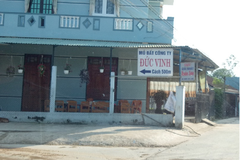 Sau khi giấy phép được UBND tỉnh cấp thì ngay lập tức bảng dự án mang tên mỏ đất. Sau khi giấy phép được UBND tỉnh cấp thì ngay lập tức bảng dự án mang tên mỏ đất.