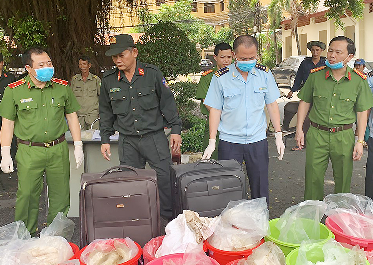 Ketamin tại trụ sở cảnh sát. Ảnh: Công an cung cấp. Ketamin tại trụ sở cảnh sát. Ảnh: Công an cung cấp.