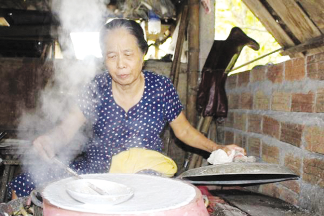 Làng nghề bánh tráng Túy Loan được địa phương chọn để thực hiện Chương trình “Mỗi xã một sản phẩm”. TL Làng nghề bánh tráng Túy Loan được địa phương chọn để thực hiện Chương trình “Mỗi xã một sản phẩm”. TL