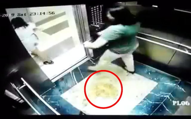 Vị trí khách tè bậy trong thang máy khiến chủ căn hộ bị phạt 2 triệu đồng. Vị trí khách tè bậy trong thang máy khiến chủ căn hộ bị phạt 2 triệu đồng.