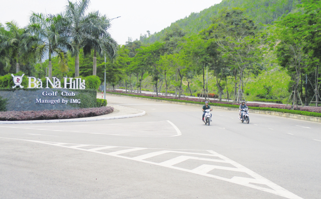 Bà Nà Hills điểm đến du lịch hấp dẫn, thu hút hàng nghìn lượt khách du lịch mỗi ngày, là điều kiện thuận lợi để Hòa Ninh thúc đẩy kinh tế địa phương. Bà Nà Hills điểm đến du lịch hấp dẫn, thu hút hàng nghìn lượt khách du lịch mỗi ngày, là điều kiện thuận lợi để Hòa Ninh thúc đẩy kinh tế địa phương.