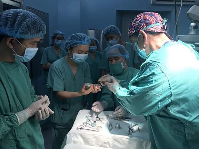 Ghép giác mạc cho 5 bệnh nhân tại Thừa Thiên Huế. Ghép giác mạc cho 5 bệnh nhân tại Thừa Thiên Huế.