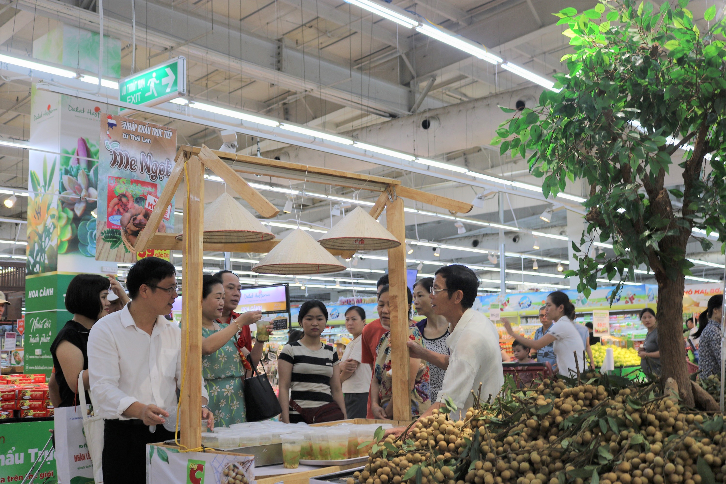 dan thu do tiu tit mua nhan long hung yen tien vua 