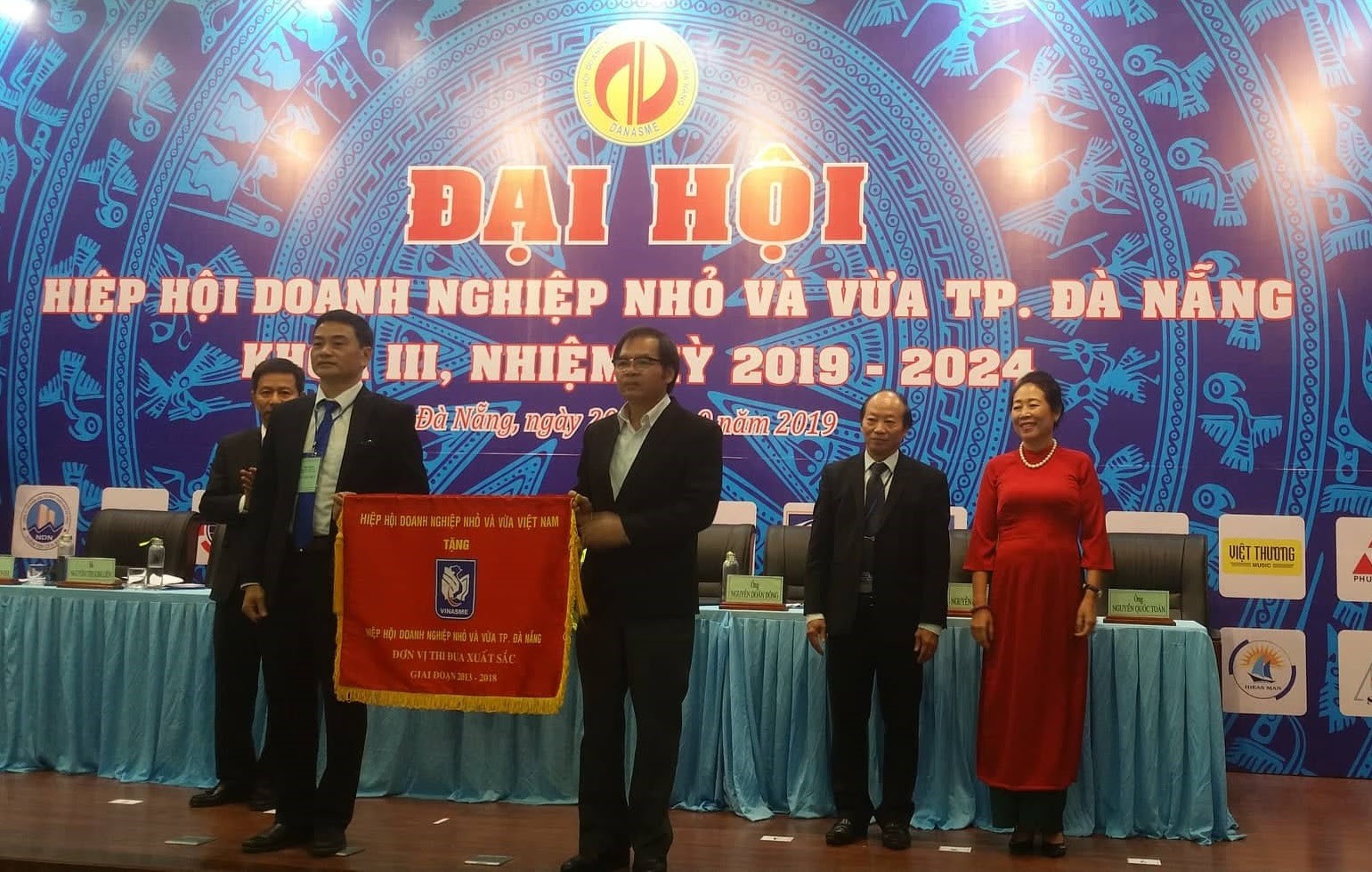 Doanh nghiệp Đà Nẵng lo ngại những thách thức từ FTA và chiến tranh thương mại Mỹ Trung - Ảnh 1. Doanh nghiệp Đà Nẵng lo ngại những thách thức từ FTA và chiến tranh thương mại Mỹ Trung - Ảnh 1.