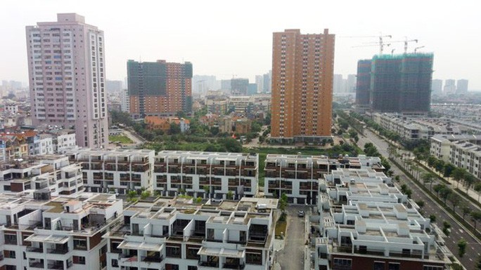Băn khoăn về đầu tư bất động sản ra nước ngoài - Ảnh 1. Băn khoăn về đầu tư bất động sản ra nước ngoài - Ảnh 1.