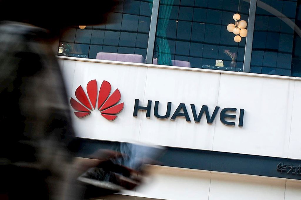 Mỹ đề xuất chi 1 tỷ USD thay thế thiết bị Huawei - Ảnh 1. Mỹ đề xuất chi 1 tỷ USD thay thế thiết bị Huawei - Ảnh 1.