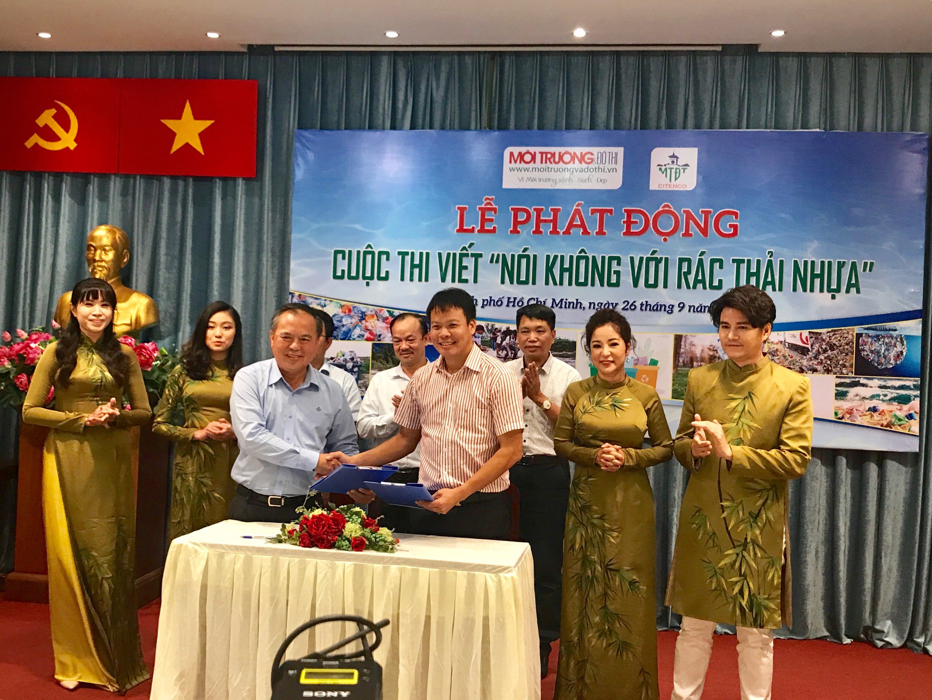 Nghệ sĩ, hoa hậu làm đại sứ cuộc thi viết “Nói không với rác thải nhựa” - Ảnh 2. Nghệ sĩ, hoa hậu làm đại sứ cuộc thi viết “Nói không với rác thải nhựa” - Ảnh 2.