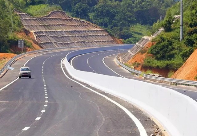 Nỗi lo không vay được vốn cho cao tốc Bắc - Nam - Ảnh 1. Nỗi lo không vay được vốn cho cao tốc Bắc - Nam - Ảnh 1.
