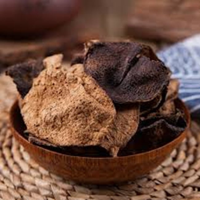 Sau vài năm, vỏ quýt khô đi sẽ tạo thành một sản phẩm vỏ mới. Sau vài năm, vỏ quýt khô đi sẽ tạo thành một sản phẩm vỏ mới.