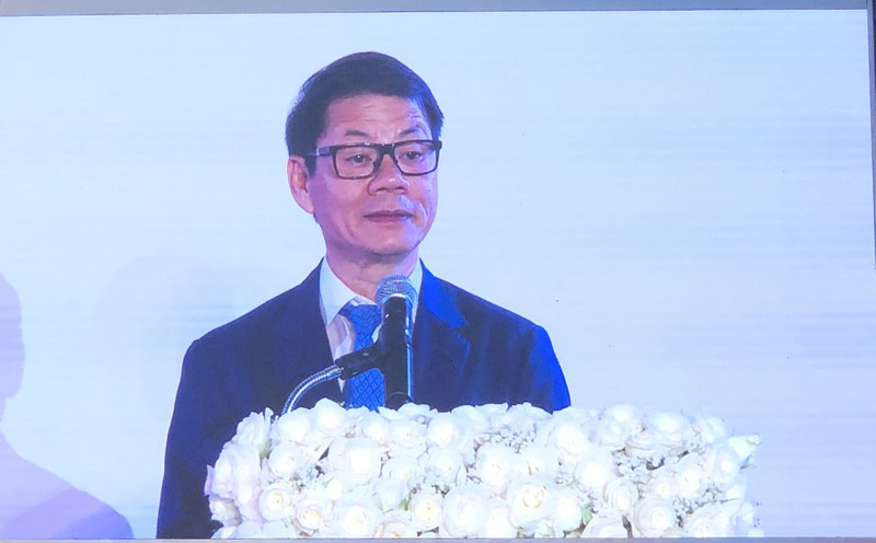 Ông Trần Bá Dương bắt tay với vua cá để nuôi heo - Ảnh 2. Ông Trần Bá Dương bắt tay với vua cá để nuôi heo - Ảnh 2.