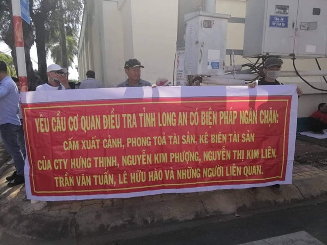Công an truy tìm hàng loạt lãnh đạo công ty lừa bán đất nền "ma" - Ảnh 2. Công an truy tìm hàng loạt lãnh đạo công ty lừa bán đất nền "ma" - Ảnh 2.