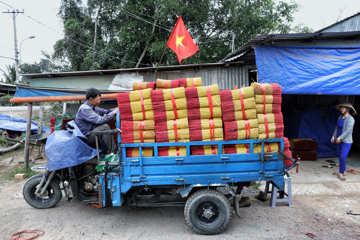 Làng nhang Sài Gòn vào vụ Tết - Ảnh 10. Làng nhang Sài Gòn vào vụ Tết - Ảnh 10.