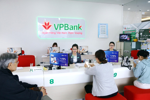 VPBank lãi khủng nhưng nhân sự &quot;bốc hơi&quot; 2.030 người - Ảnh 1.