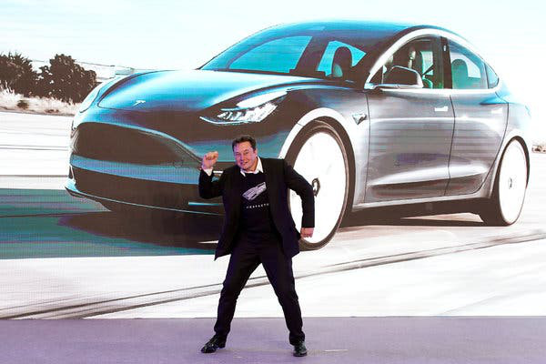 Vốn hóa Tesla đạt mức 100 tỷ USD kỉ lục: chuyên gia dự báo gì? - Ảnh 1. Vốn hóa Tesla đạt mức 100 tỷ USD kỉ lục: chuyên gia dự báo gì? - Ảnh 1.