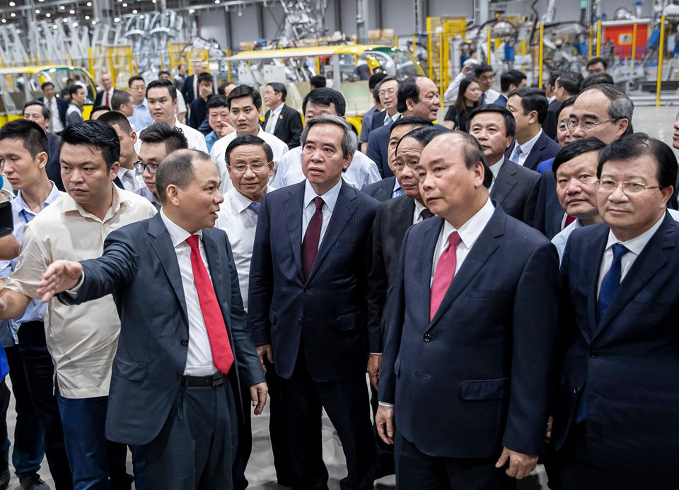 Ông Trương Đình Tuyển: “Sự thiếu ổn định trong chính sách khiến doanh nghiệp trở nên cơ hội" - Ảnh 5. Ông Trương Đình Tuyển: “Sự thiếu ổn định trong chính sách khiến doanh nghiệp trở nên cơ hội" - Ảnh 5.