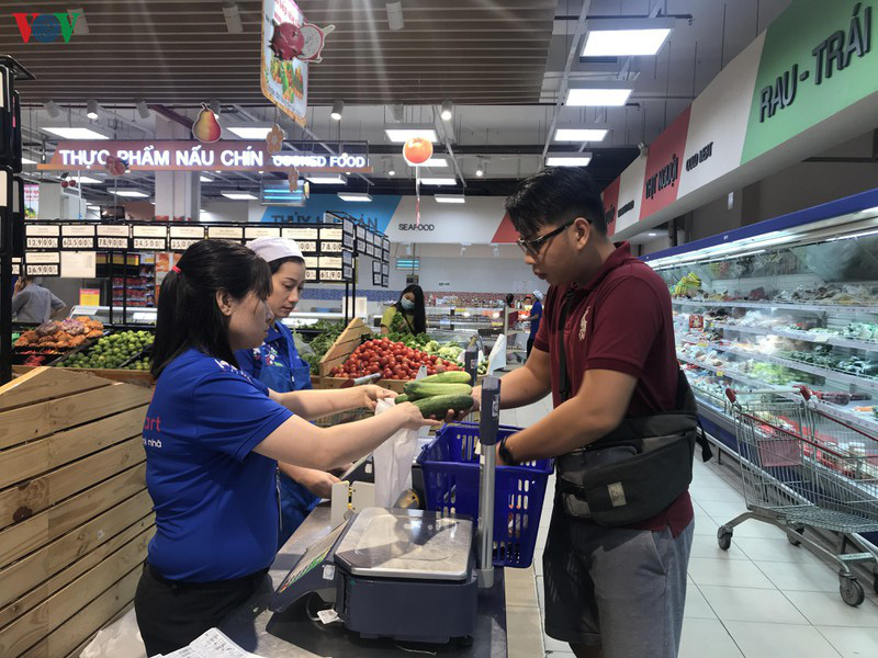 Đầu năm, giá gà tăng nhẹ, trái cây ổn định - Ảnh 1. Đầu năm, giá gà tăng nhẹ, trái cây ổn định - Ảnh 1.