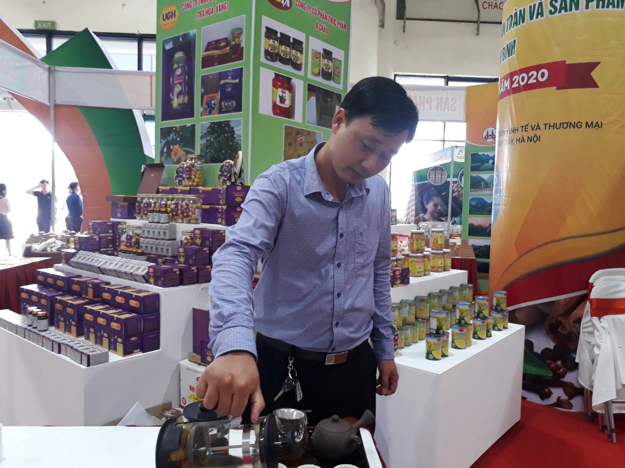 Ninh Bình có loại trà hoa vàng quý hiếm, bán đắt như tôm tươi nhưng dân Thủ đô vẫn thích - Ảnh 1.