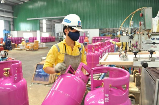 Giá gas tiếp tục tăng thêm 6.000 đồng/bình 12kg - Ảnh 1.