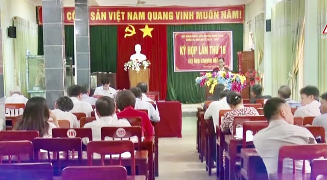 Quảng Ngãi: Thêm 2 huyện có Chủ tịch mới, điều động 1 Bí thư huyện về tỉnh  - Ảnh 2.