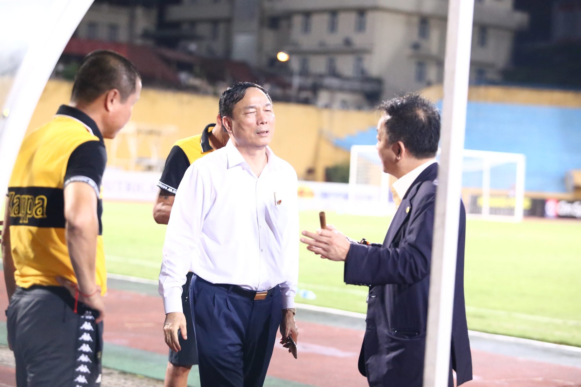 Cha con bầu Hiển gặp riêng BHL Hà Nội FC sau trận hòa tiếc nuối - Ảnh 8.