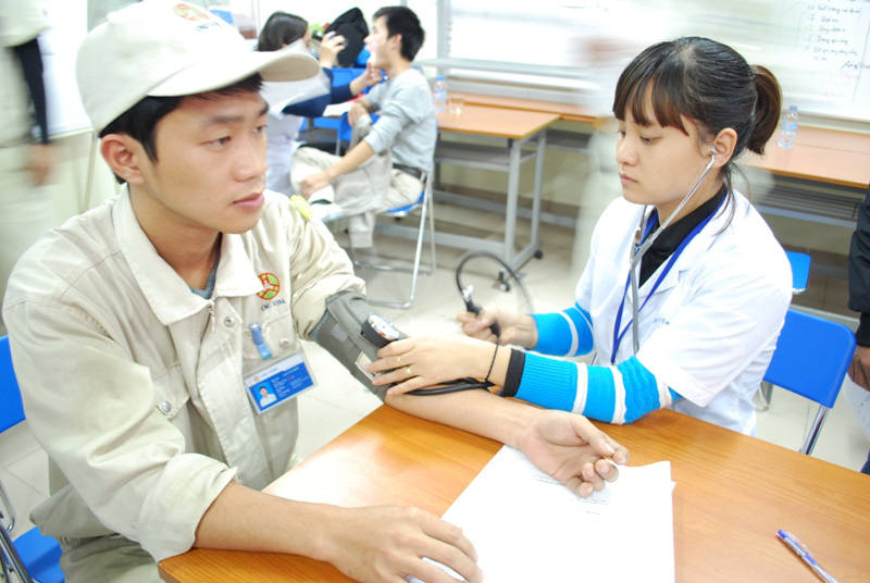 Doanh nghiệp có phải cho nhân viên khám sức khỏe định kỳ? - Ảnh 1. Doanh nghiệp có phải cho nhân viên khám sức khỏe định kỳ? - Ảnh 1.