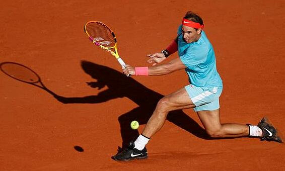 Tiệm cận chiến thắng thứ 100, Nadal gặp Djokovic ở chung kết Roland Garros - Ảnh 1.