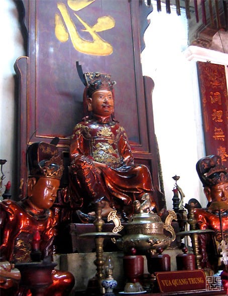 Anh hùng &quot;áo vải cờ đào&quot; Quang Trung và mộng lớn được khắc ghi - Ảnh 2.