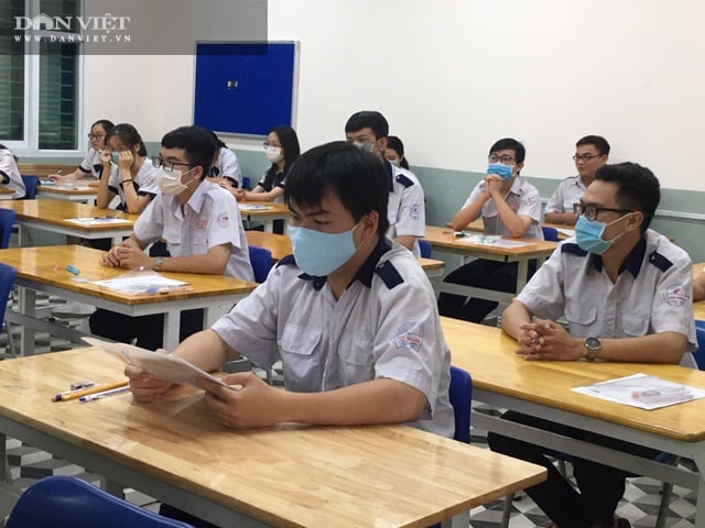 Điểm chuẩn tăng, hàng loạt trường đại học vẫn phải tuyển bổ sung - Ảnh 1.