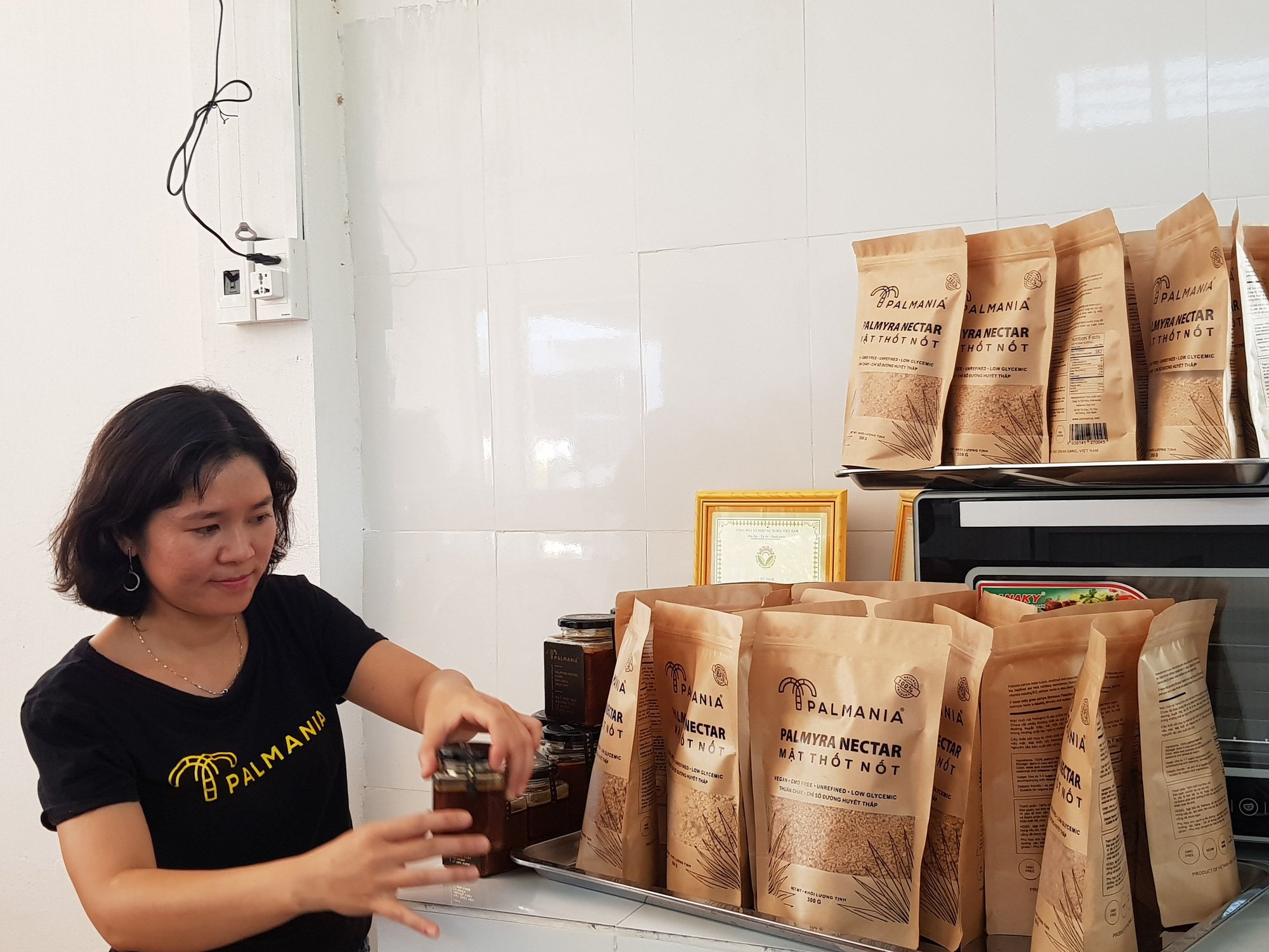 Đường thốt nốt sệt của nữ Tổng Giám đốc xứ Bảy núi có gì đặc biệt mà được vang danh thị trường trong nước - Ảnh 2.