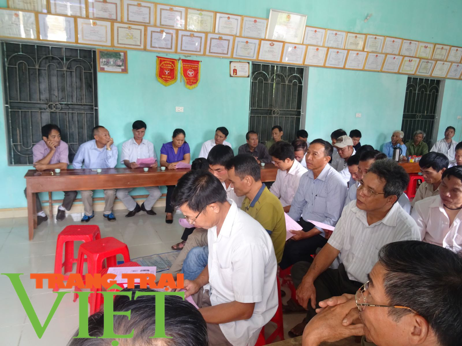 Cầm tay chỉ việc giúp nông dân phát triển sản xuất - Ảnh 3. Cầm tay chỉ việc giúp nông dân phát triển sản xuất - Ảnh 3.