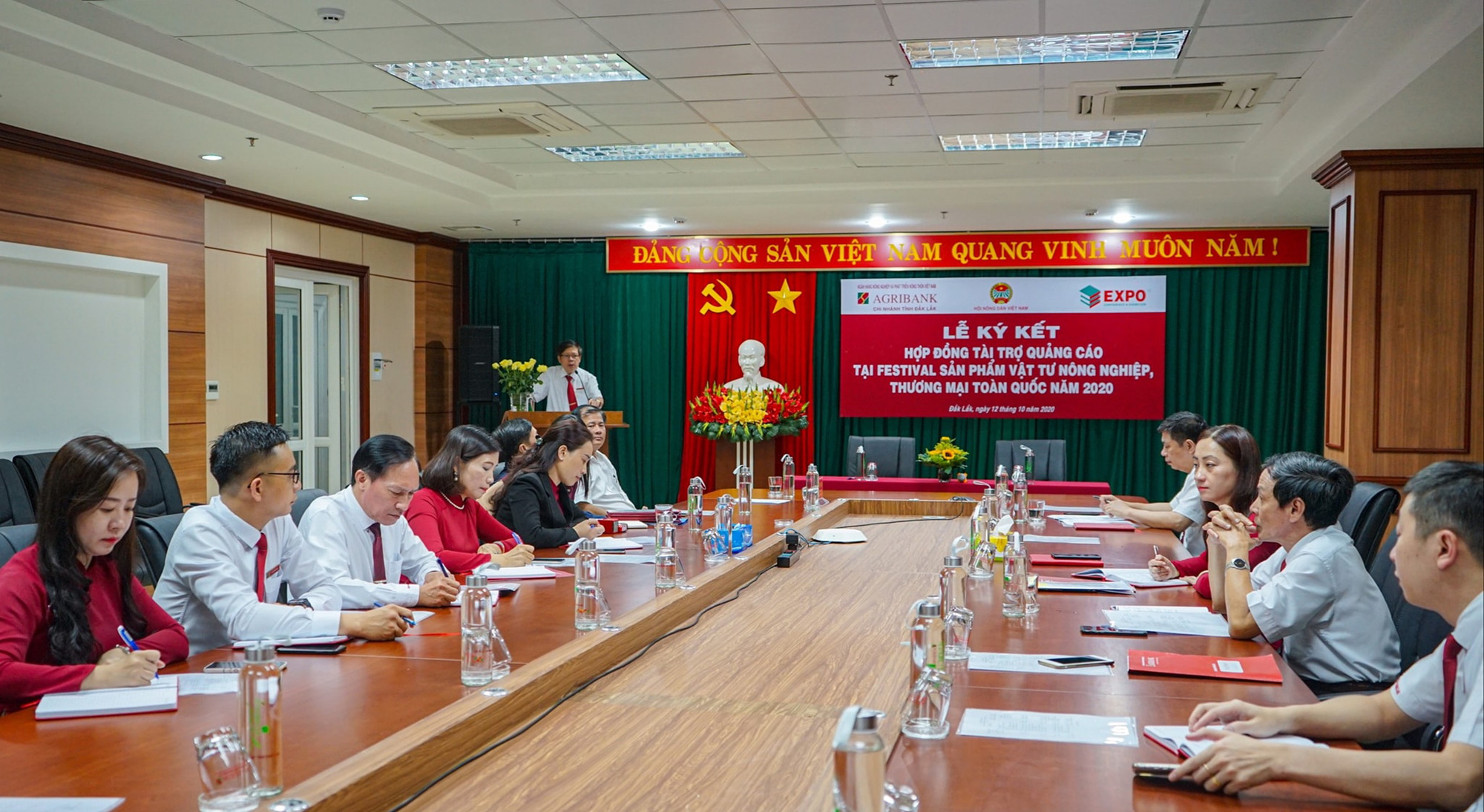 Lễ ký kết hợp đồng tài trợ tại Festival sản phẩm vật tư nông nghiệp, thương mại toàn quốc năm 2020 - Ảnh 2.