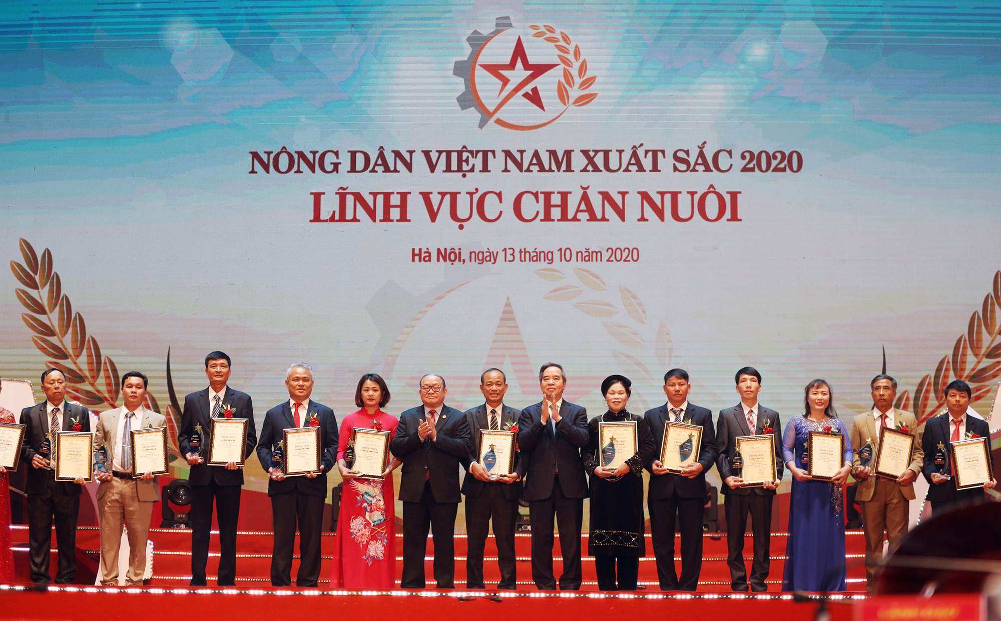Tiết lộ thú vị về 63 "Nông dân Việt Nam xuất sắc 2020" - Ảnh 1. Tiết lộ thú vị về 63 "Nông dân Việt Nam xuất sắc 2020" - Ảnh 1.