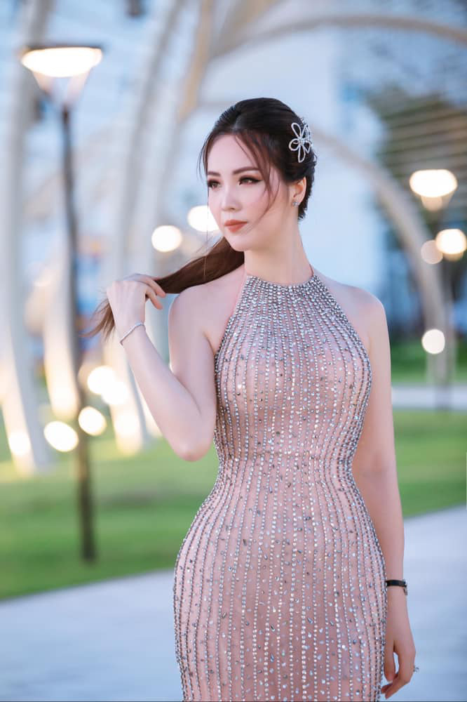 Á hậu bị đồn rời VTV sau 13 năm gắn bó, ly hôn chồng  đại gia bí ẩn: Sự thật ngỡ ngàng - Ảnh 6.