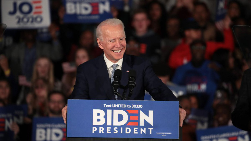 Vì sao giới siêu giàu Mỹ không công khai ủng hộ ông Trump hay Biden? - Ảnh 1. Vì sao giới siêu giàu Mỹ không công khai ủng hộ ông Trump hay Biden? - Ảnh 1.
