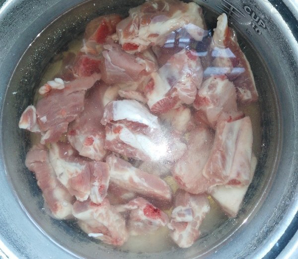 Bí quyết cho gia vị để món sườn xào chua ngọt ngon  - Ảnh 1.