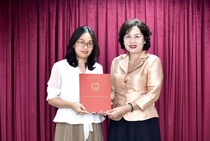 Bổ nhiệm Phó Vụ trưởng Vụ Chính sách tiền tệ Bùi Thúy Hằng - Ảnh 1. Bổ nhiệm Phó Vụ trưởng Vụ Chính sách tiền tệ Bùi Thúy Hằng - Ảnh 1.