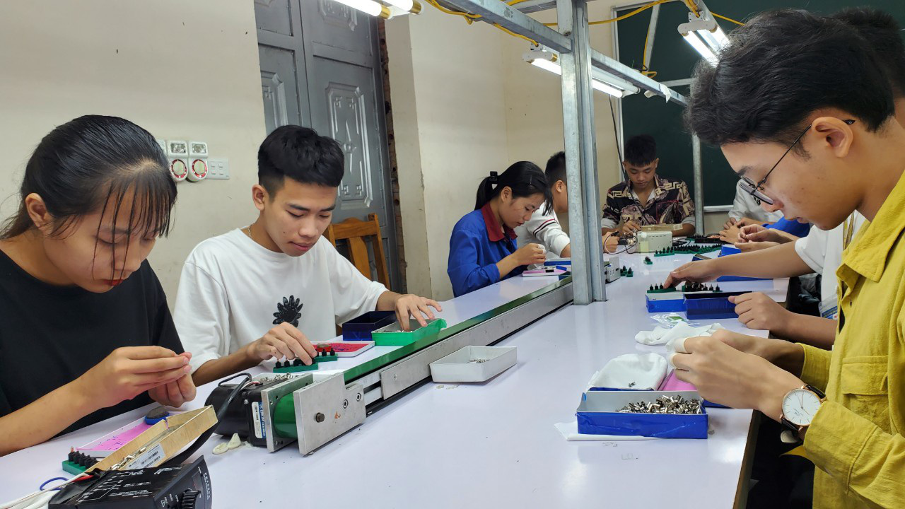 Hà Nội: Hơn 127 tỷ đồng trợ cấp thất nghiệp đã đến với người lao động - Ảnh 1.