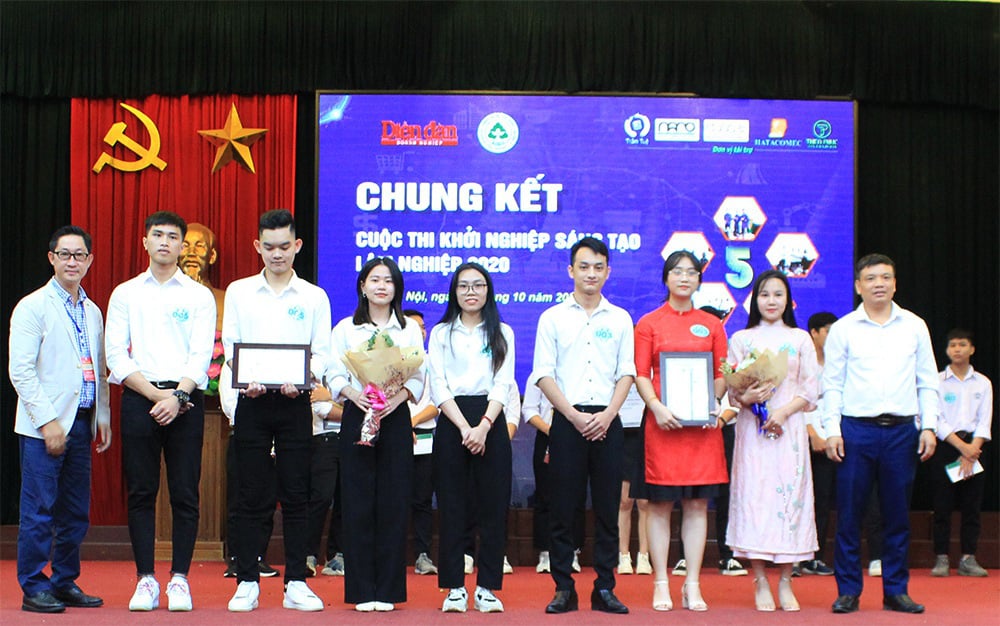 Sàn gỗ từ cây dừa đoạt giải nhất cuộc thi Khởi nghiệp sáng tạo Lâm nghiệp - Ảnh 3.