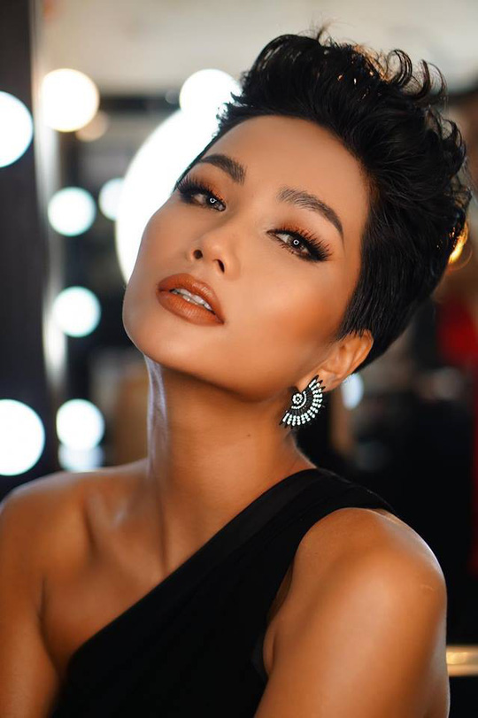 H’Hen Niê bị chê thiếu nữ tính, không có đại gia thèm nhòm ngó - Ảnh 1.