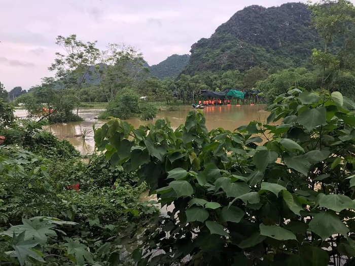 Hai cháu bé ở Ninh Bình bị nước lũ cuốn trôi thiệt mạng - Ảnh 1.