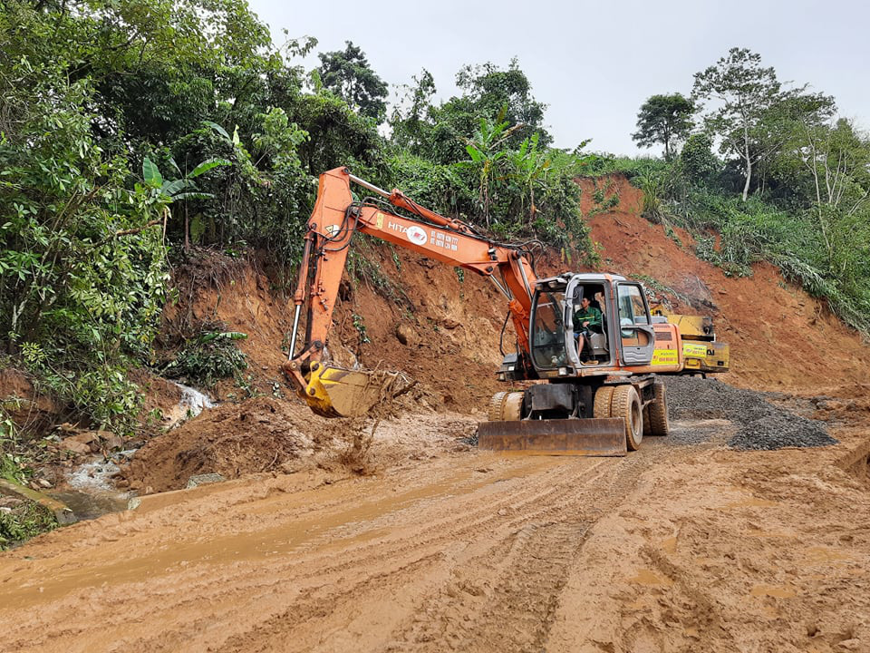 Cập nhật: Sạt lở kinh hoàng ở Quảng Trị, vùi lấp khoảng 20 cán bộ, chiến sĩ - Ảnh 2.