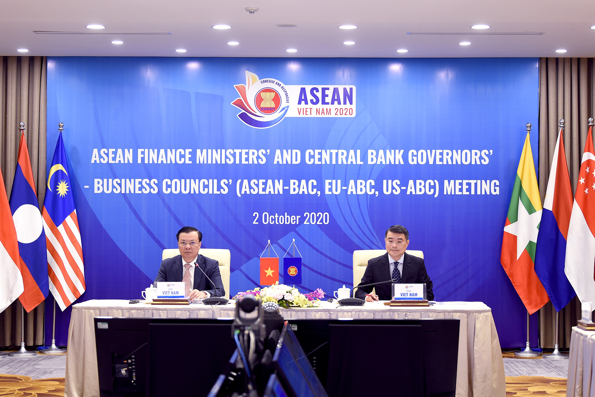 Bộ Trưởng Đinh Tiến Dũng: Đẩy mạnh quá trình cơ cấu lại chi ngân sách lĩnh vực y tế - Ảnh 1. Bộ Trưởng Đinh Tiến Dũng: Đẩy mạnh quá trình cơ cấu lại chi ngân sách lĩnh vực y tế - Ảnh 1.