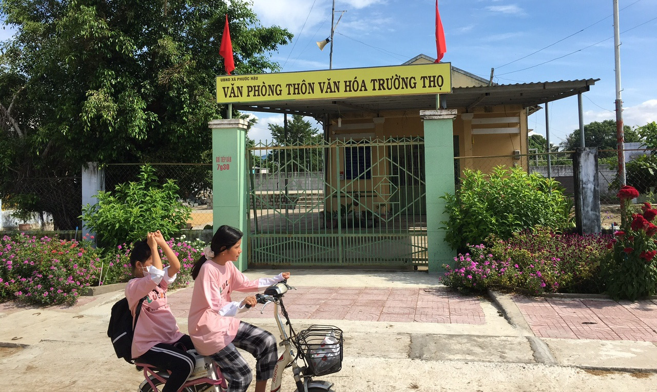 Ninh Thuận: Rực rỡ tuyến đường hoa ở nông thôn - Ảnh 2. Ninh Thuận: Rực rỡ tuyến đường hoa ở nông thôn - Ảnh 2.