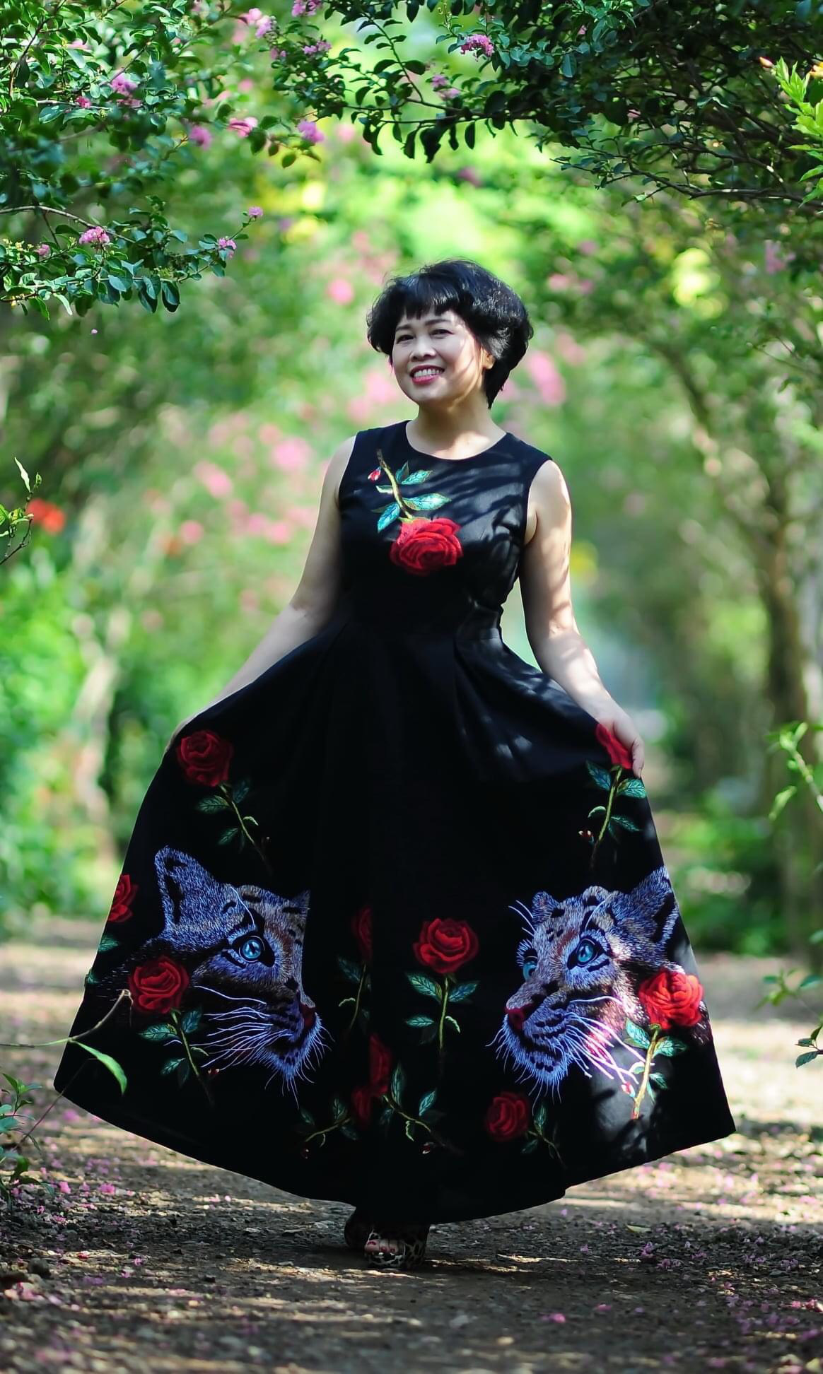 Nữ doanh nhân Đỗ Quyên Hoa và niềm trăn trở "giữ hồn" cho nghề thêu truyền thống - Ảnh 5. Nữ doanh nhân Đỗ Quyên Hoa và niềm trăn trở "giữ hồn" cho nghề thêu truyền thống - Ảnh 5.