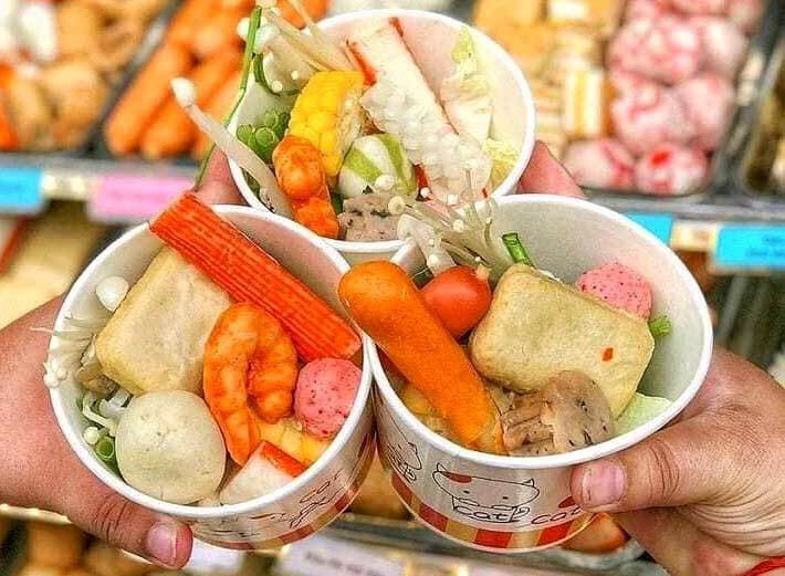 Lẩu ly hải sản giá rẻ giật mình chỉ 13.000 đồng đang lên cơn sốt - Ảnh 1. Lẩu ly hải sản giá rẻ giật mình chỉ 13.000 đồng đang lên cơn sốt - Ảnh 1.