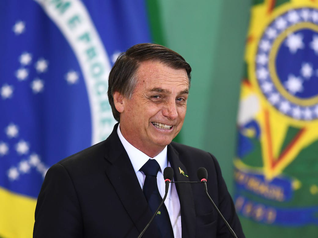 Brazil lại đổi ý, vẫn mua vaccine Covid-19 Trung Quốc - Ảnh 1. Brazil lại đổi ý, vẫn mua vaccine Covid-19 Trung Quốc - Ảnh 1.