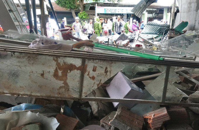 Vụ tai nạn ô tô lao vào 4 nhà dân làm 3 người chết, 3 người bị thương:  Tài xế xe tải trình diện công an - Ảnh 10.