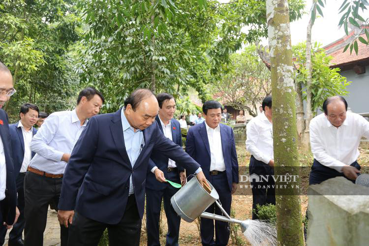 Thủ tướng Nguyễn Xuân Phúc: Phát triển TP.Việt Trì trở thành thành phố lễ hội về với cội nguồn dân tộc - Ảnh 2.