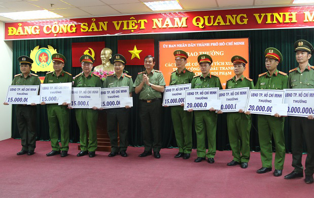 Trao thưởng cho các đơn vị triệt phá đường dây ma tuý &quot;khủng&quot;, thu hơn 100kg ma tuý - Ảnh 2.